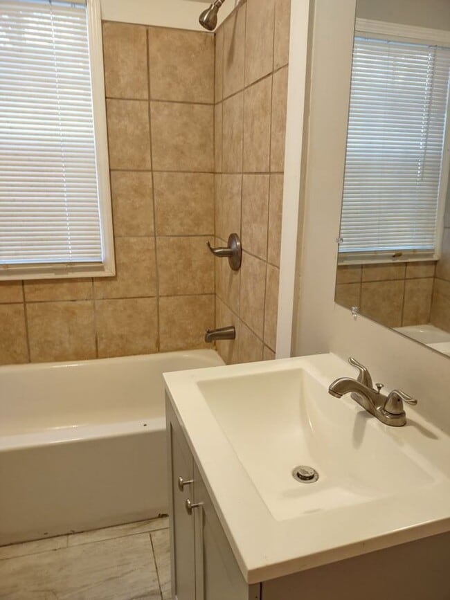 Building Photo - Birmingham