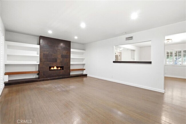 Building Photo - 524 E Ghent St