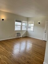 Building Photo - 2026 N Cahuenga Blvd