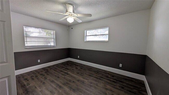 Building Photo - 607 Parkwood Ave