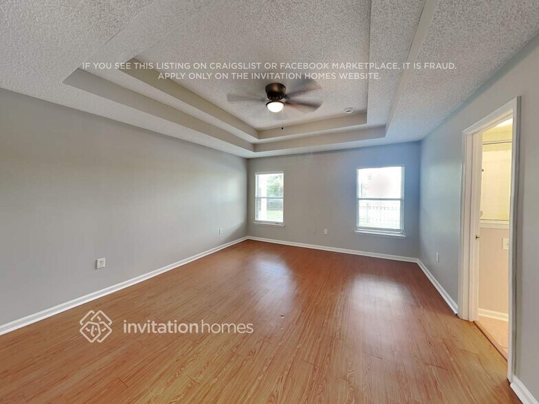 Building Photo - 909 N Lilac Loop