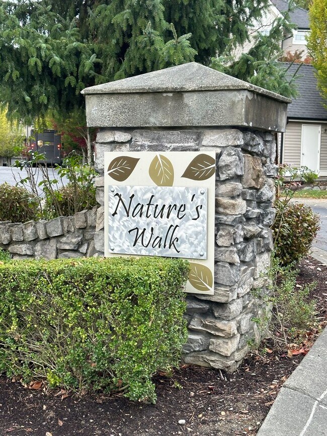 Building Photo - 2Bd/2.5Ba Redmond Townhouse