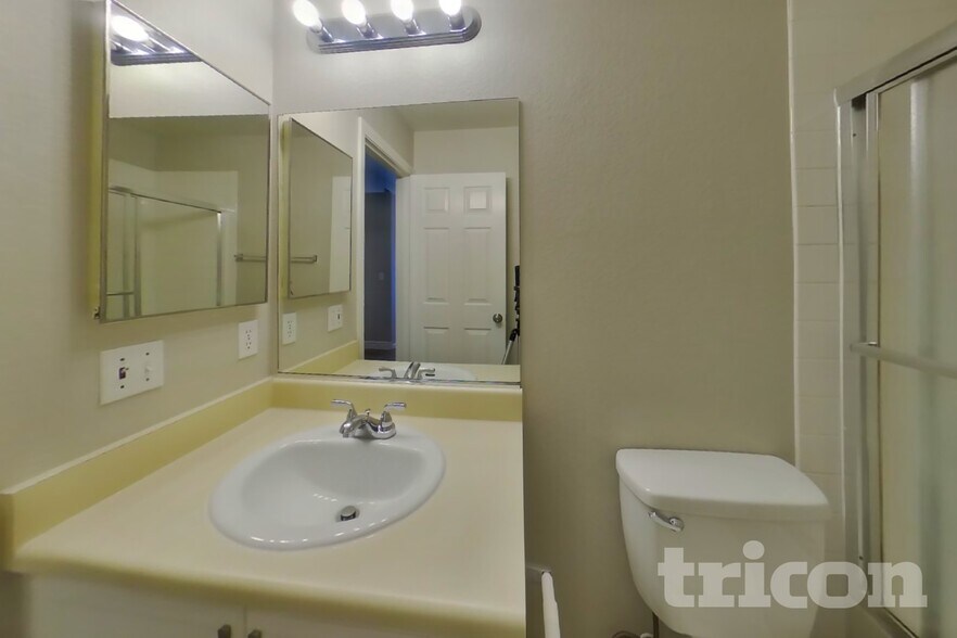 Building Photo - 6310 Maxwood Ct