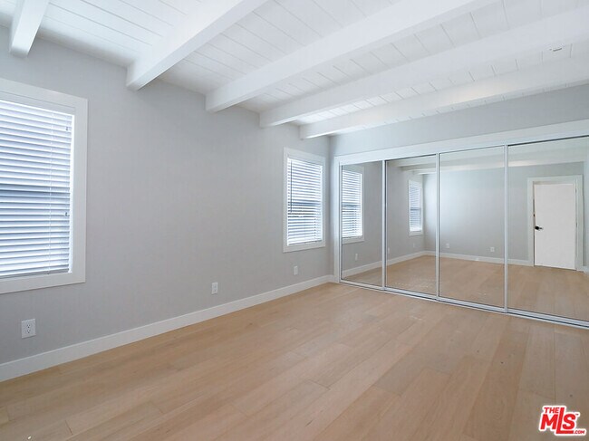 Building Photo - 11323 Utopia Ave