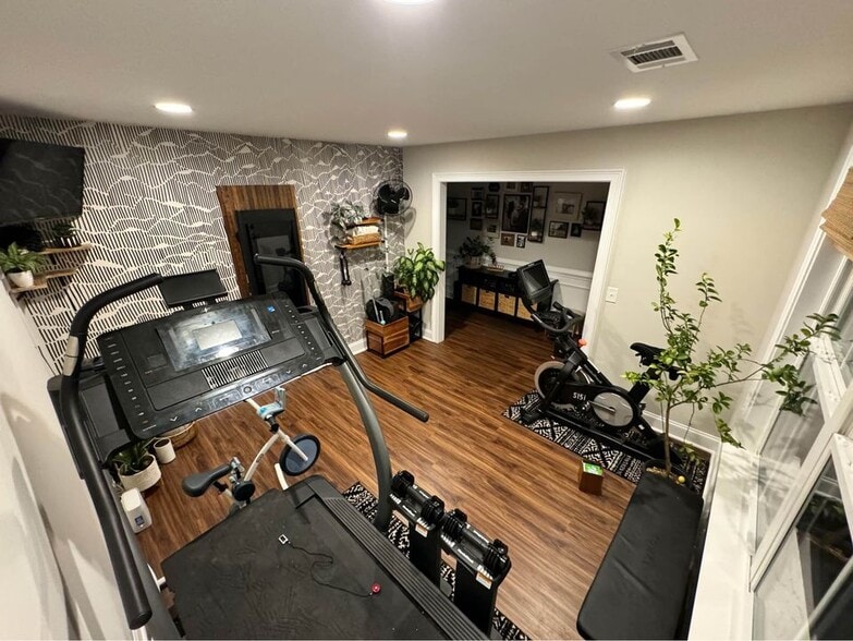 Building Photo - 120 Herman Dr