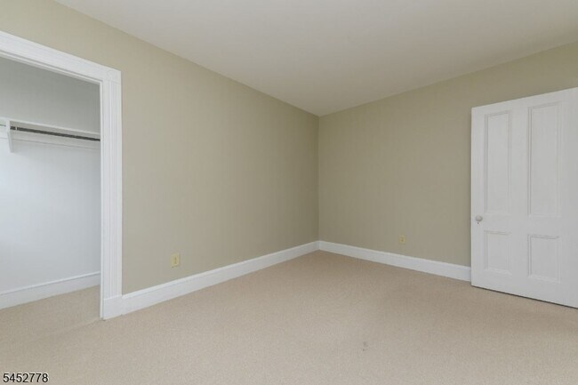 Building Photo - 11 Montague Pl