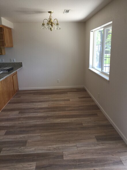 Building Photo - 1221 Skeeters Ln