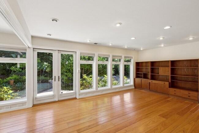 Building Photo - Beautiful Ranch Home with Bonus Room & Detached ADU | Minutes to Downtown