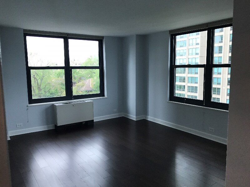 Building Photo - 3440 N Lake Shore Dr