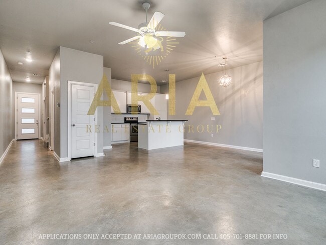 Building Photo - West Norman Urban Contemporary 3 Bed/2.5 Bath West Main Lofts Townhome Available Now!