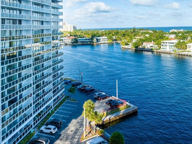 Building Photo - 20505 E Country Club Dr