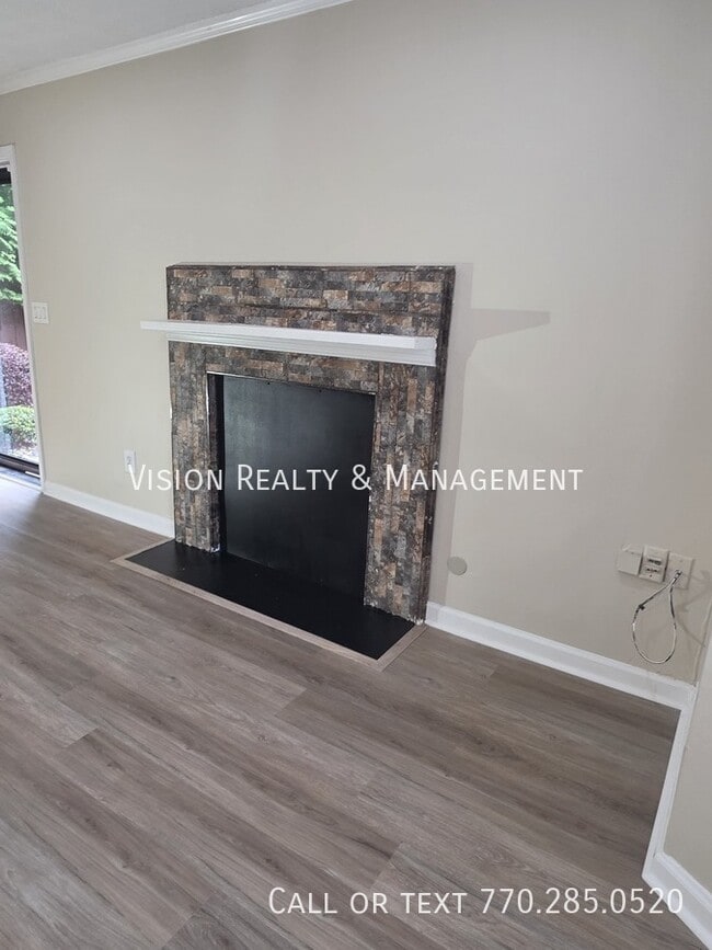 Building Photo - 5025 Brittany Dr