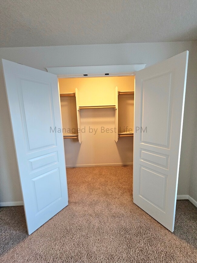 Building Photo - 9994 SE Old Town Ct