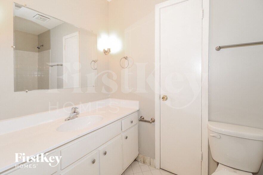 Building Photo - 3998 Ganymede Cove