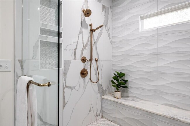 Building Photo - 1393 Glenwood Ave SE