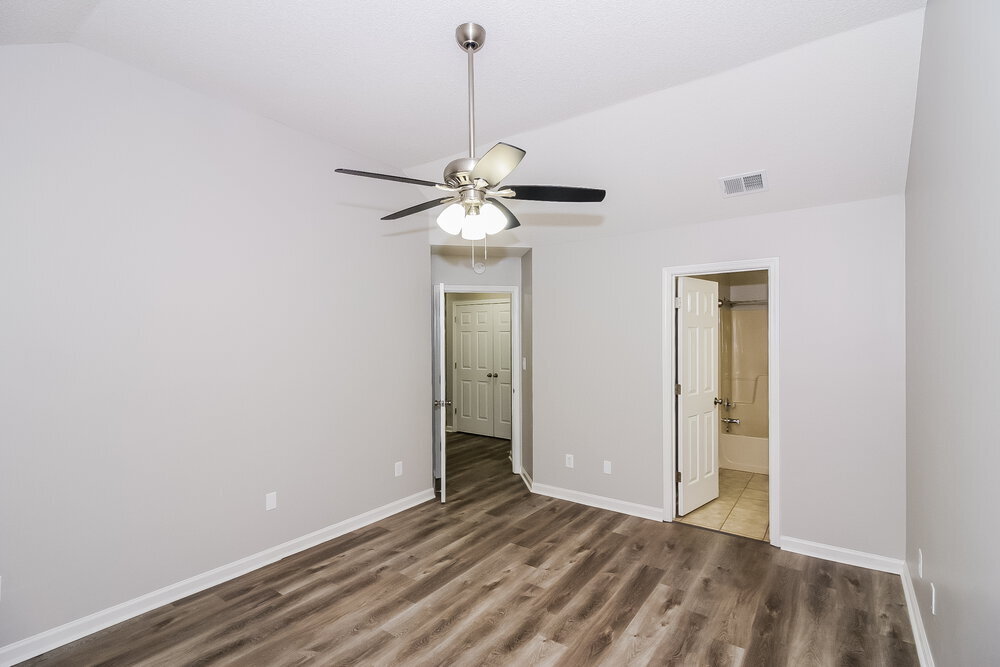 Building Photo - 9301 Charly Hill Ln