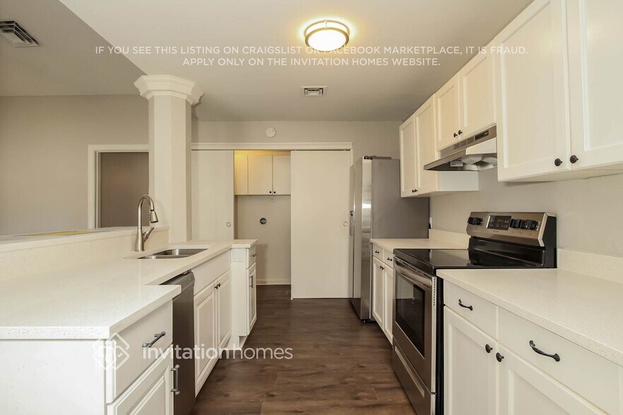 Building Photo - 6744 W Turquoise Ave