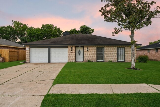 Building Photo - 15439 Indian Woods Dr