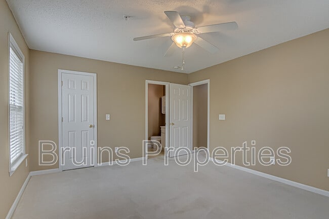 Building Photo - 6113 Hedgecock Cir