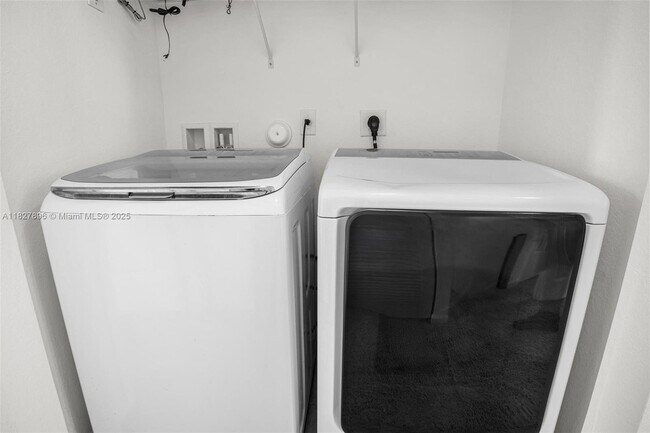 Building Photo - 27503 SW 139th Pl