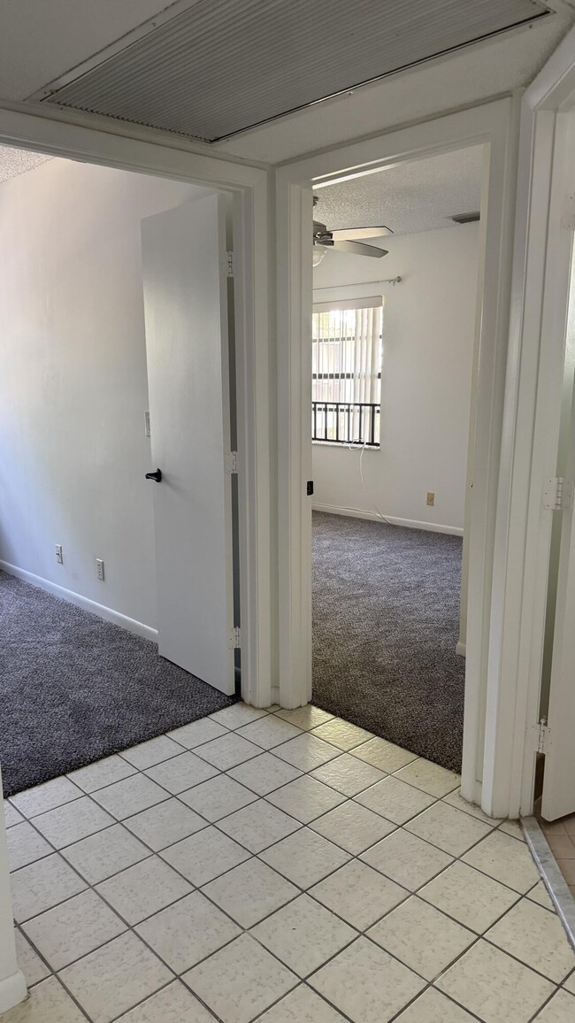 Building Photo - 5438 Verona Dr