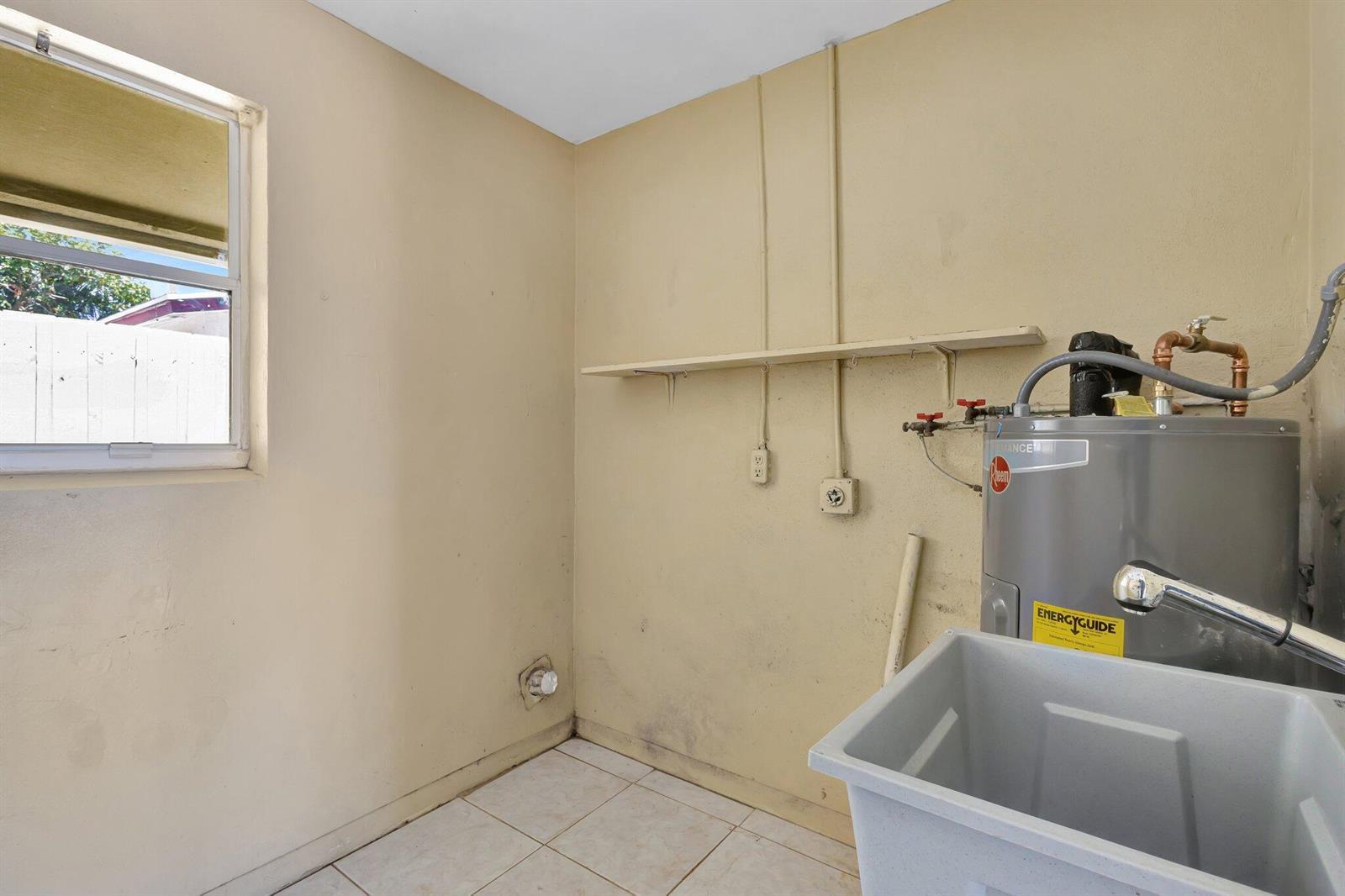 Building Photo - 212 Palmetto Dr