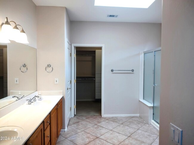 Building Photo - 17214 W Hermosa Dr