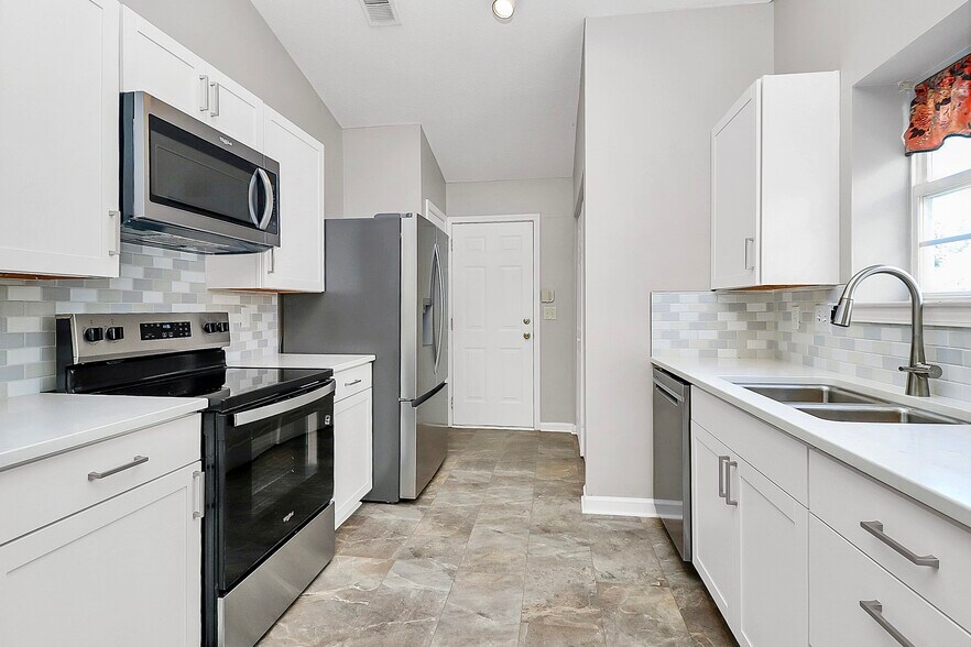 Building Photo - 14414 Arbor Ridge Dr