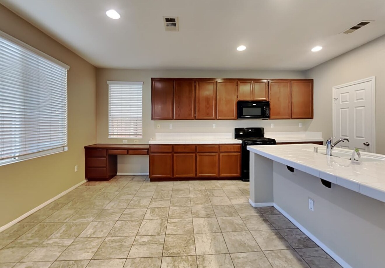 Building Photo - 9737 S 53rd Ave