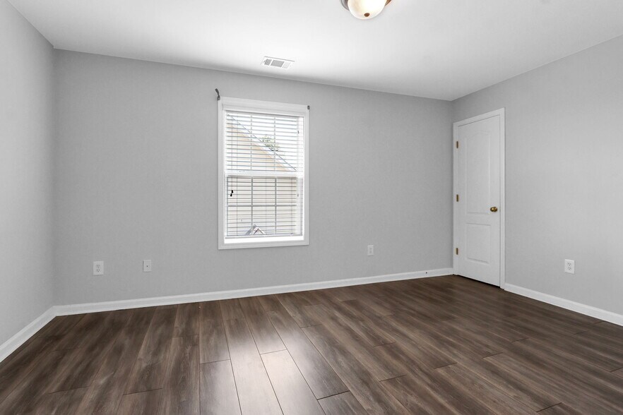 Building Photo - 374 Guibor Ct NW