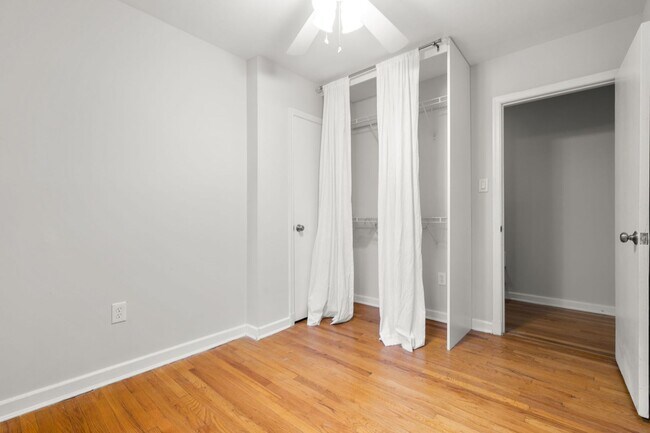 Building Photo - 3 Bed 2 Bath - Takoma Park Split Level - 1...