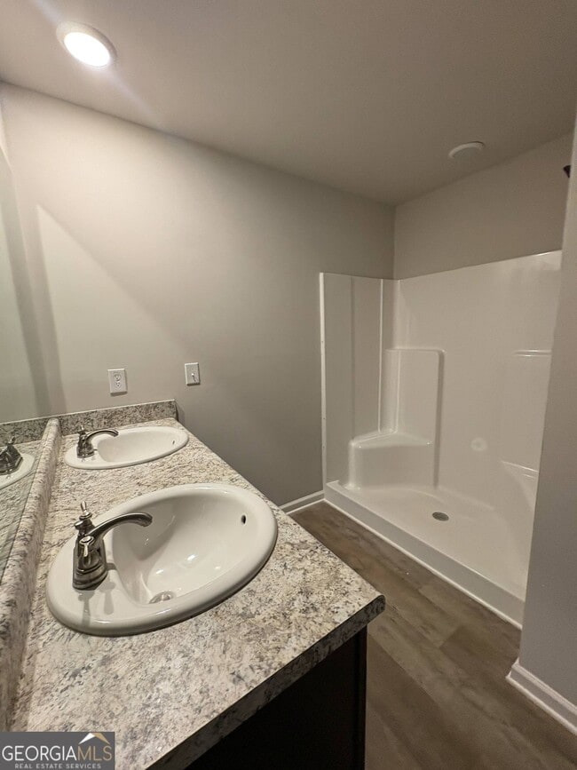 Building Photo - 170 Goodall Woods Dr