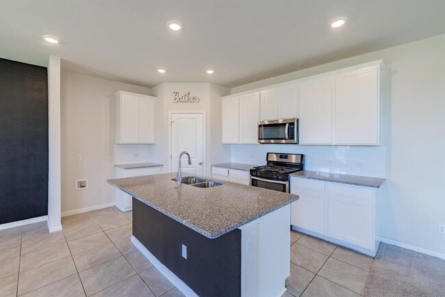 Building Photo - 132 Skycroft Cir