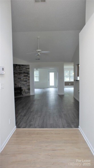 Building Photo - 2309 Ivy Run Dr
