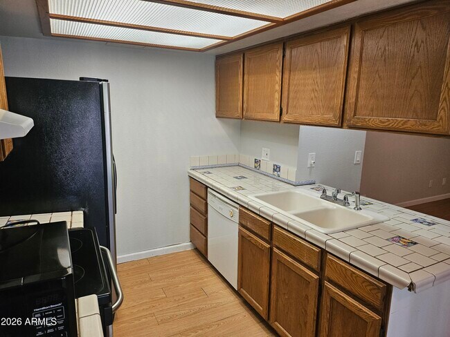 Building Photo - 520 N Stapley Dr