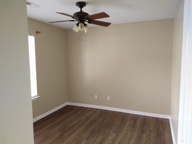 Bedroom 1 - 3880 Simpson Rd E