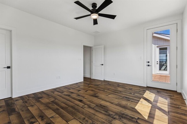 Building Photo - 288 Smoke Tree Cir