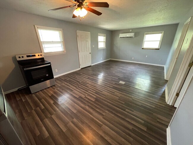 Building Photo - 261-263 Stuart Avenue Duplex