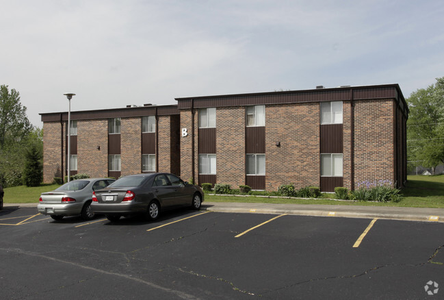 Building Photo - Skyline Manor Apartments