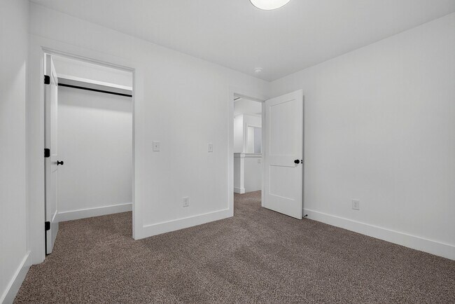 Building Photo - 241 Cripps Ln