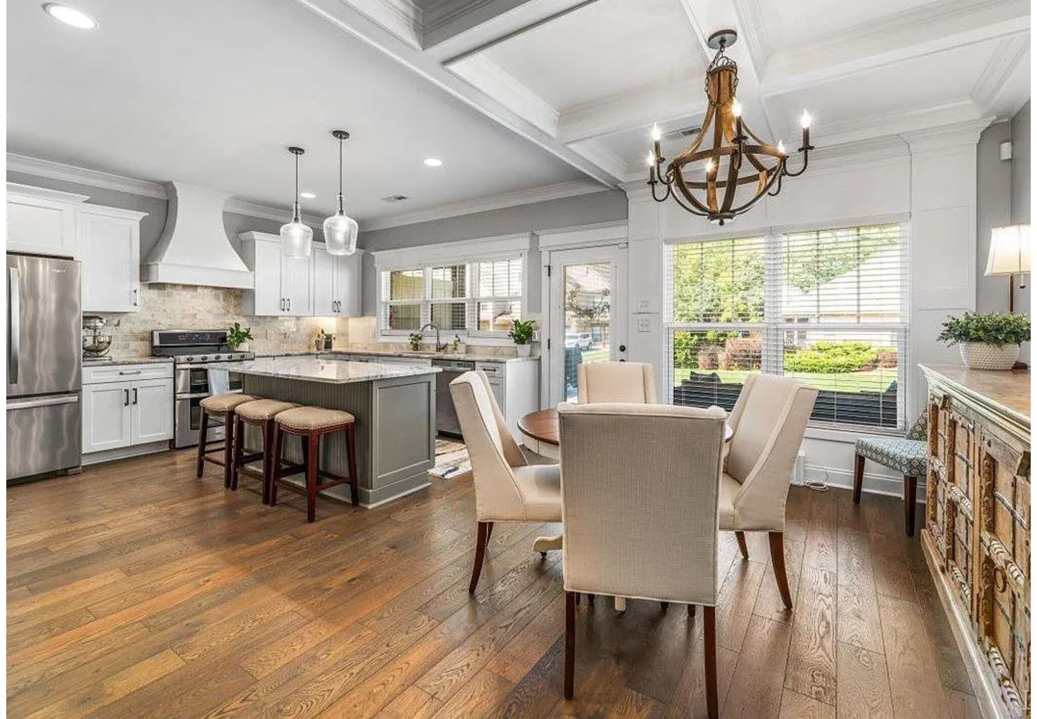 Kitchen & Dining Area - 1045 Presidents Ln