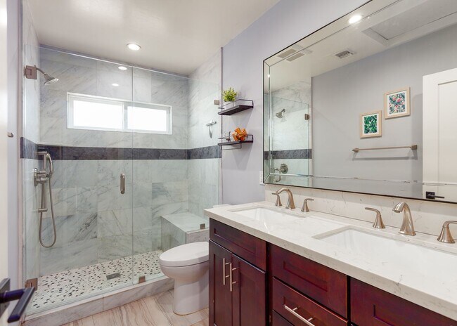 Building Photo - *Unfurnished* Gorgeous 4-Bed Oasis with Po...