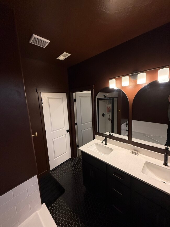 Building Photo - 508 S 1080 W