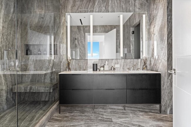 Building Photo - 14 W Superior St