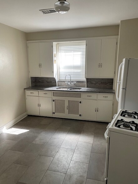 Kitchen - 5029 7th Ave