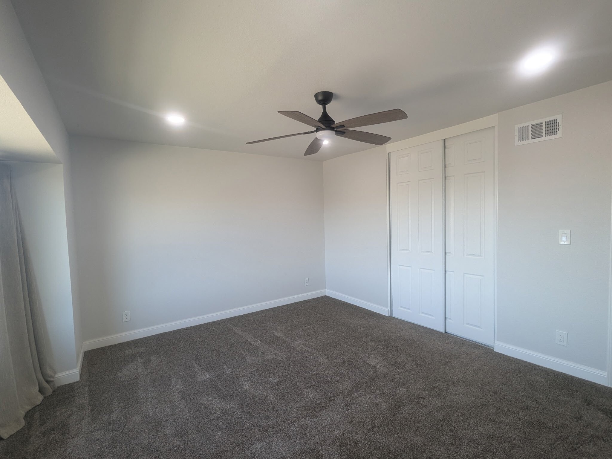 Building Photo - 1301 Iguana Cir