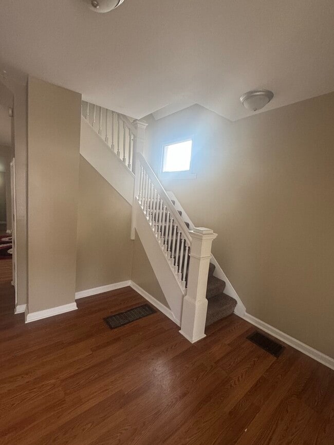 Building Photo - Butler-Tarkington 3 Bedroom