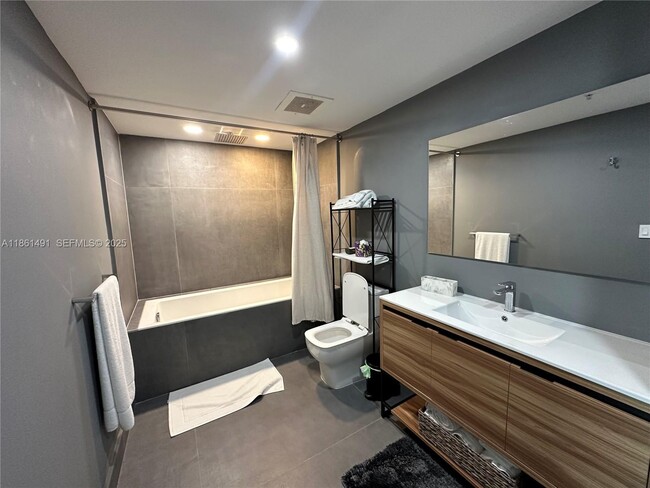 Building Photo - 3250 NE 1st Ave