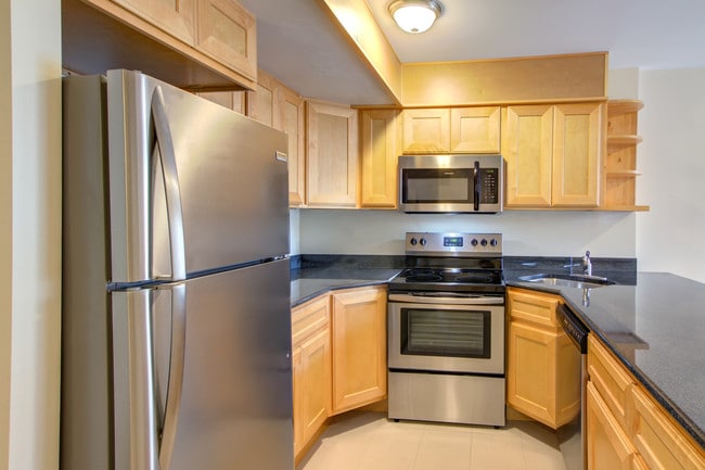 Building Photo - Dwight Garden Apartments