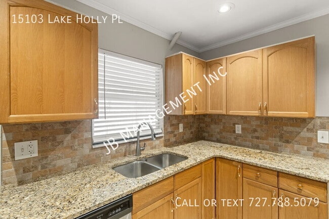 Building Photo - 15103 Lake Holly Pl